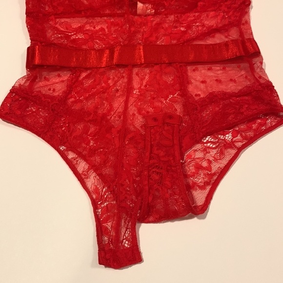 Prettylittlething Red lace bodycon body suit size 6 - Picture 3 of 9